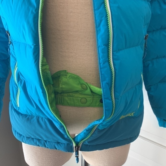 Marmot small turquoise down coat. - Picture 3 of 11